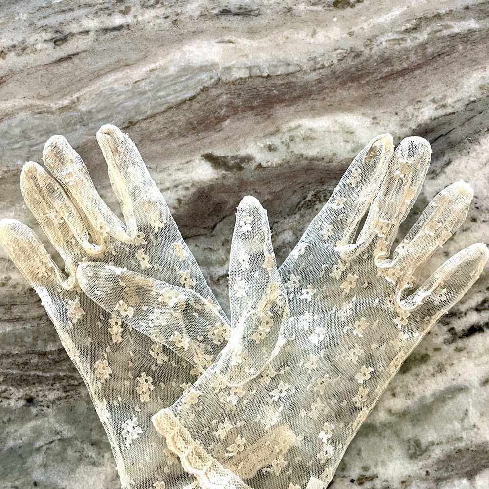 Vintage Lace Gloves